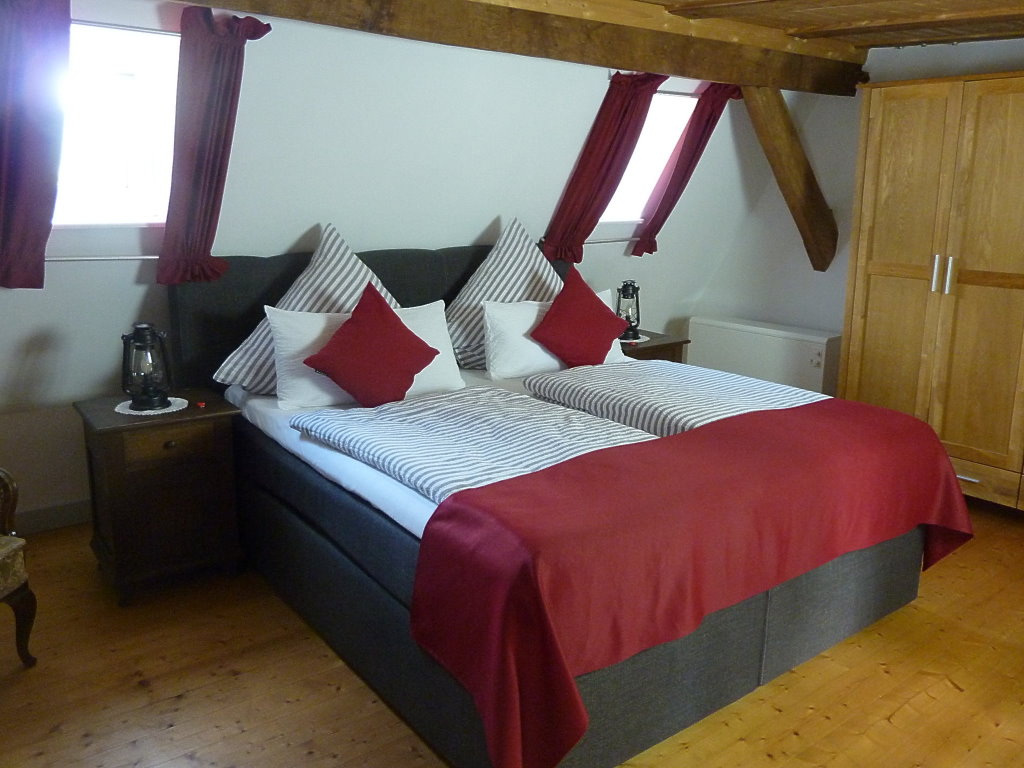 Schlafzimmer 1 im 2. Obergeschoss - Mosel Urlaub in Ferienhaus Am Moselstausee, Am Moselstausee 6, 56858 St. Aldegund