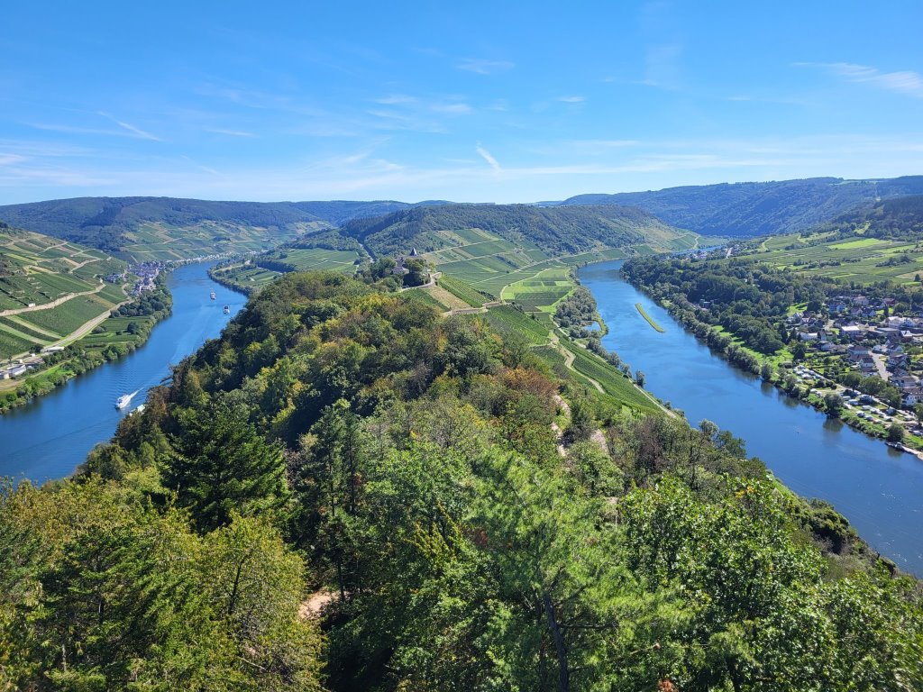 Moselschleife mit Marienburg - Urlaub an der Mosel in Ferienhaus Am Moselstausee, Am Moselstausee 6, 56858 St. Aldegund